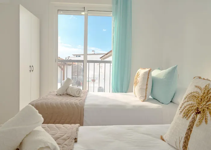 Tucuman 3 - Sunny 3-bedroom In Center Near